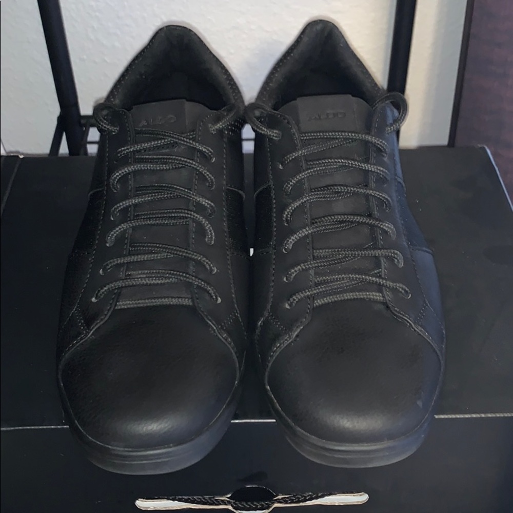 Men size 8 Black Aldo Shoe